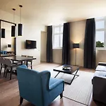 Five Stars 8 Building Hotel