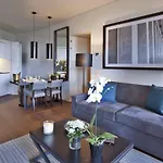 Hotel Five Stars 8 Building