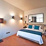 Hotel Five Stars 8 Building