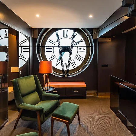 Hotel Five Stars 8 Building Lisbon
