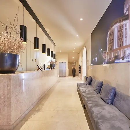 Hotel Five Stars 8 Building