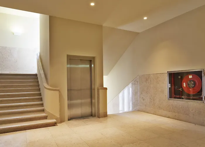 Five Stars 8 Building Otel 4*