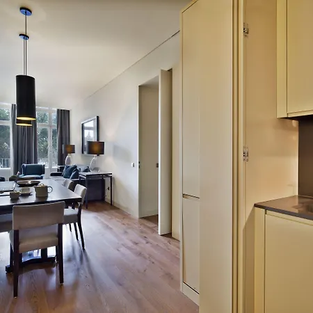 Five Stars 8 Building ホテル