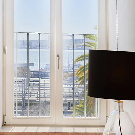 Five Stars 8 Building Hotel